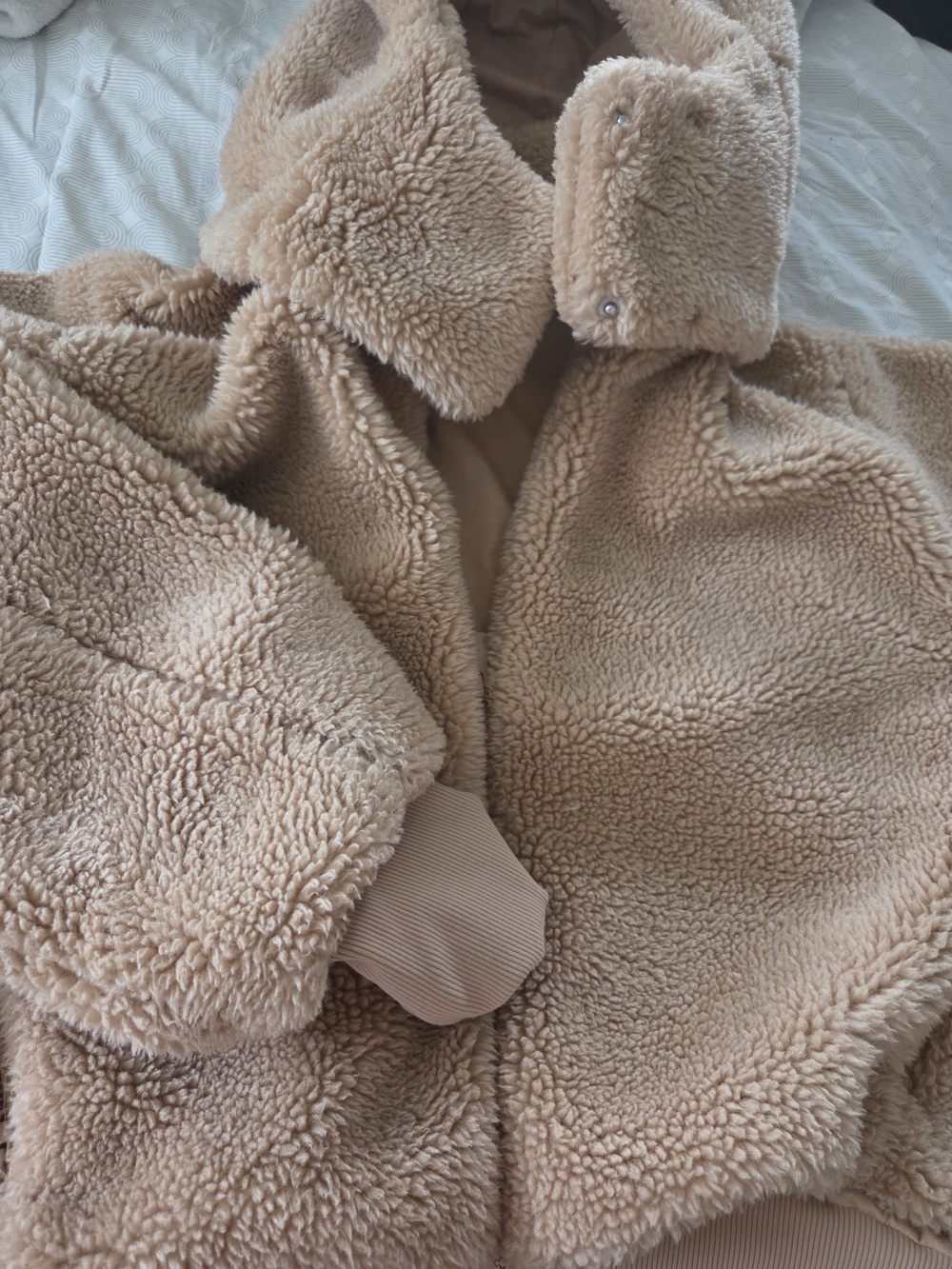 ALO Yoga Tan Sherpa Hoodie Jacket - Picture 4 of 9